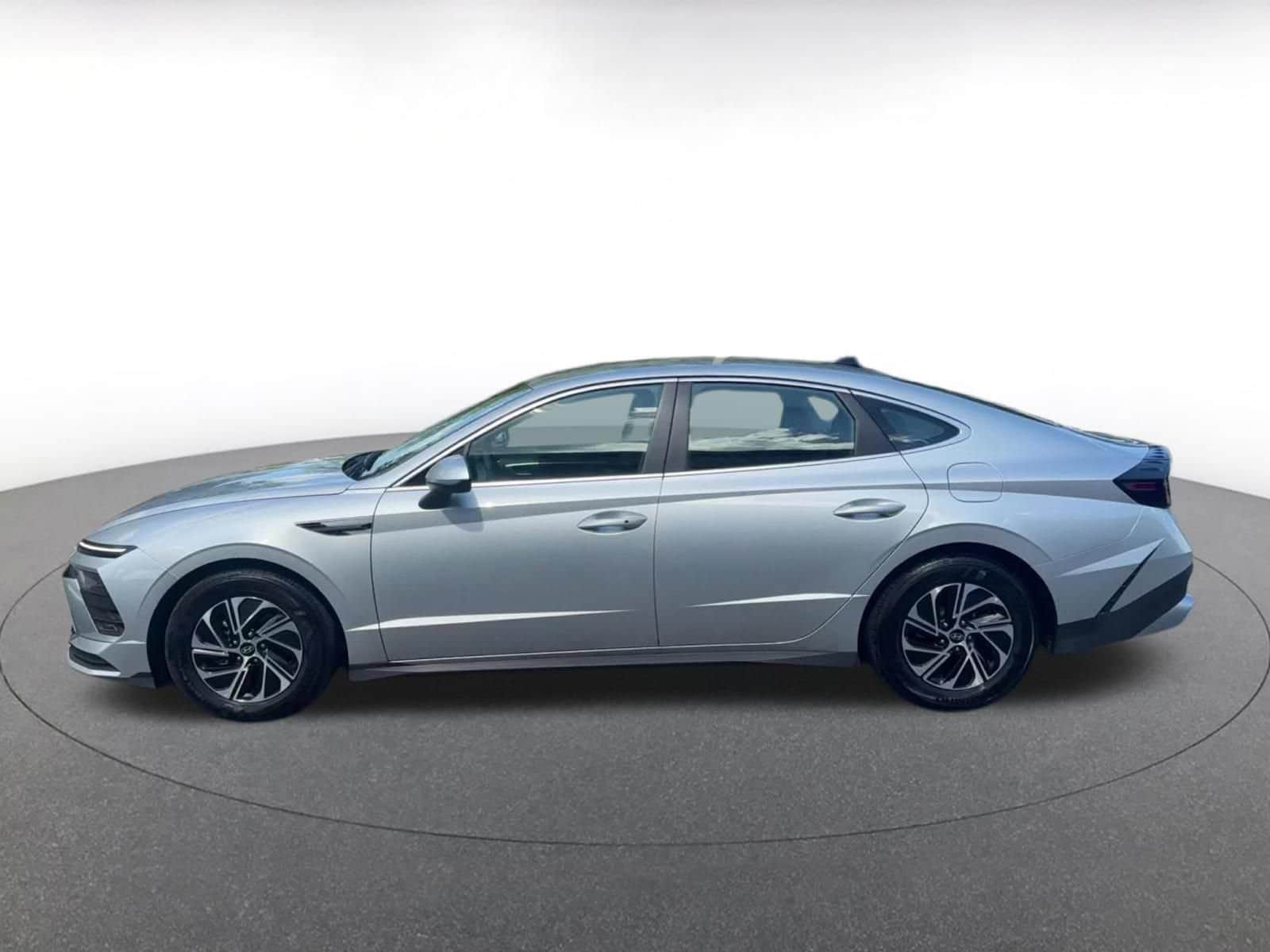 Thumbnail: 2026 Hyundai Sonata - 8