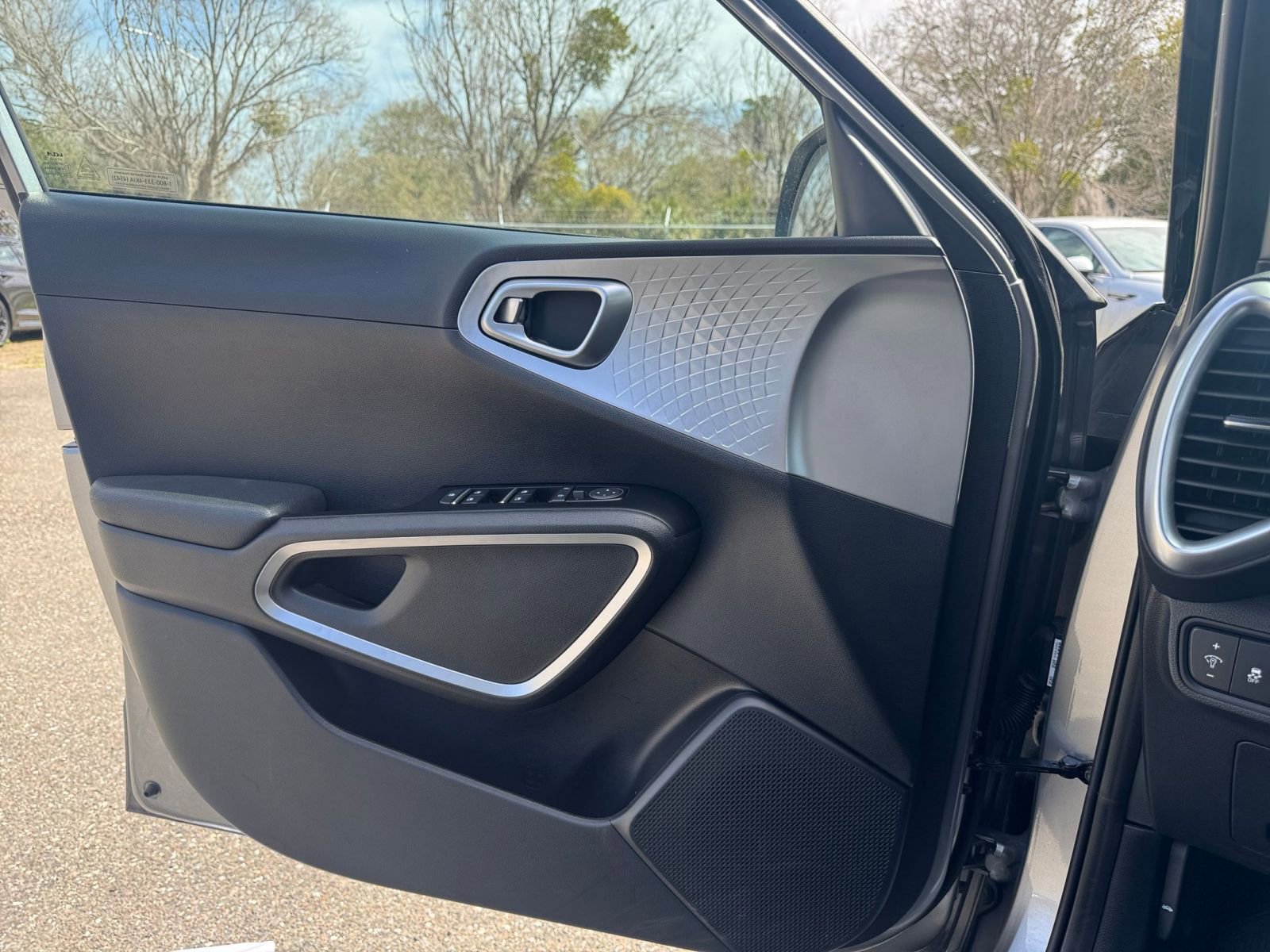 Thumbnail: 2025 Kia Soul - 18