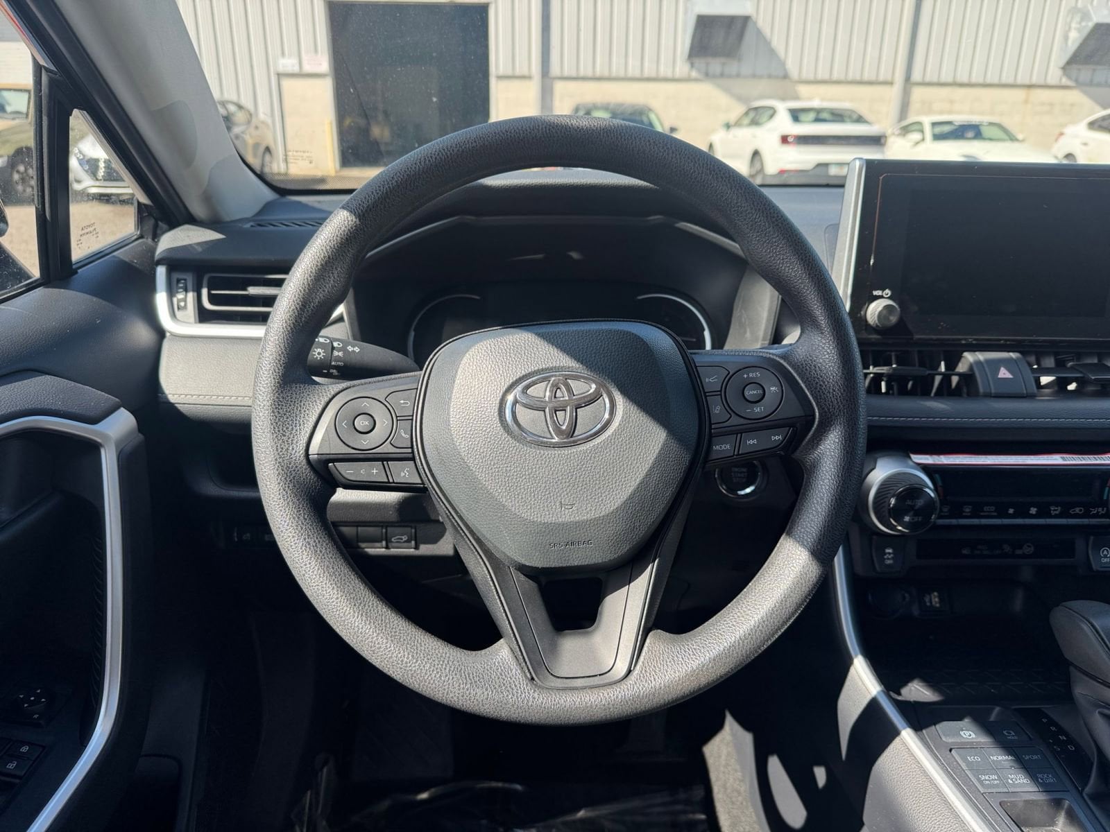 Thumbnail: 2025 Toyota RAV4 - 28