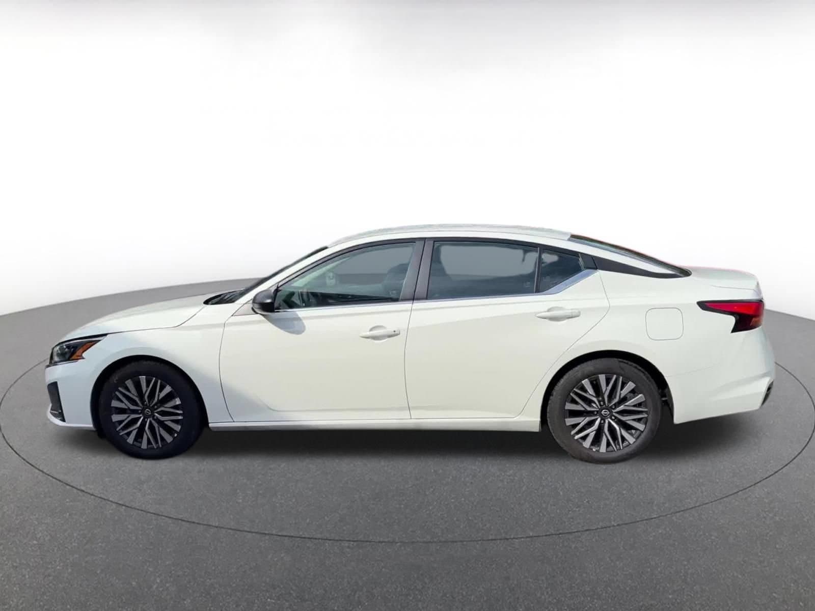 Thumbnail: 2026 Nissan Altima - 8