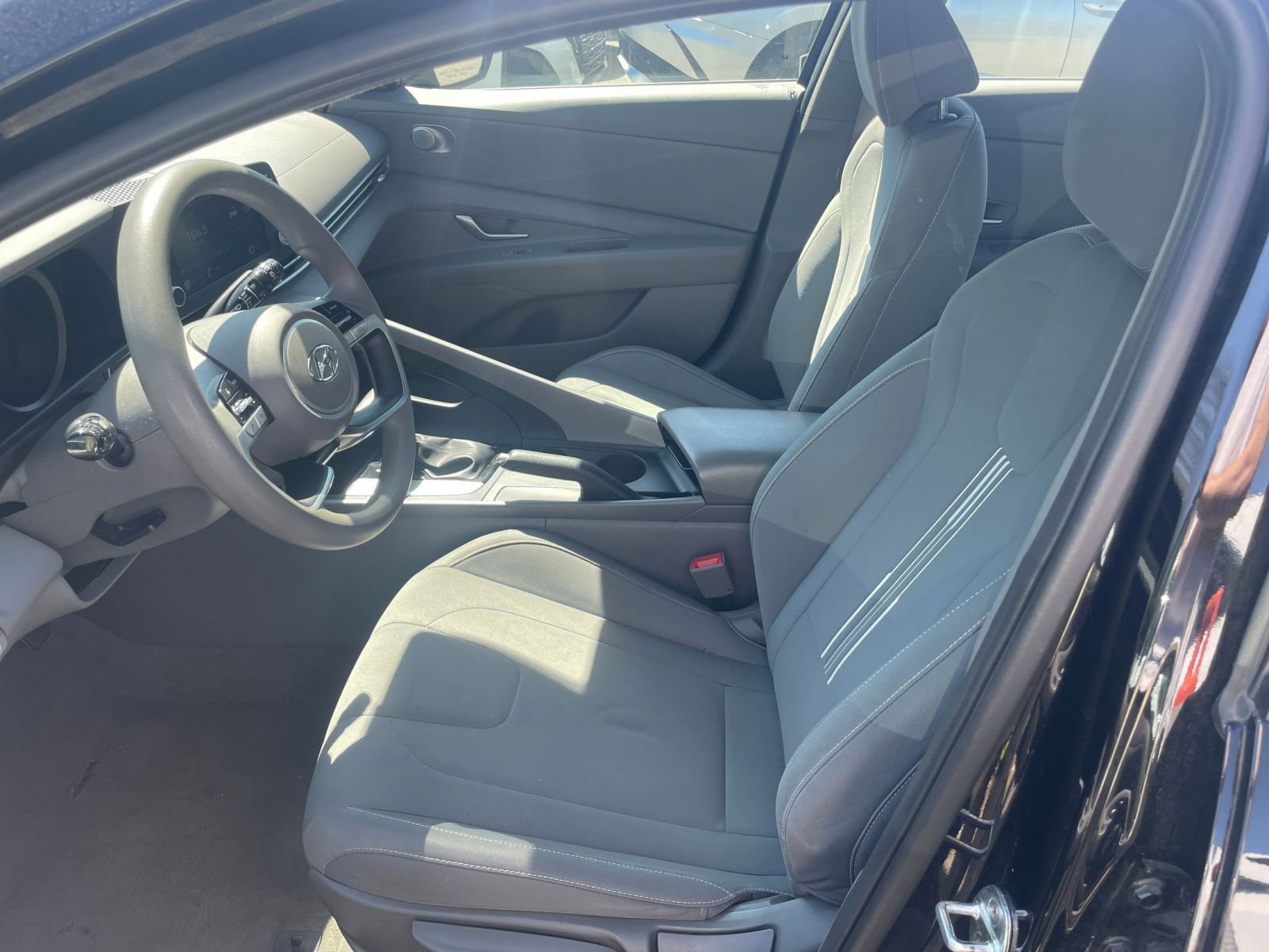 Thumbnail: 2023 Hyundai Elantra - 25