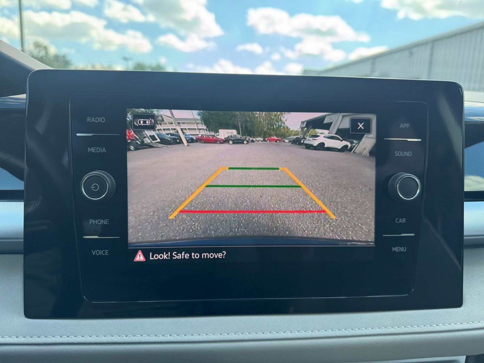 Thumbnail: 2025 Volkswagen Taos - 17