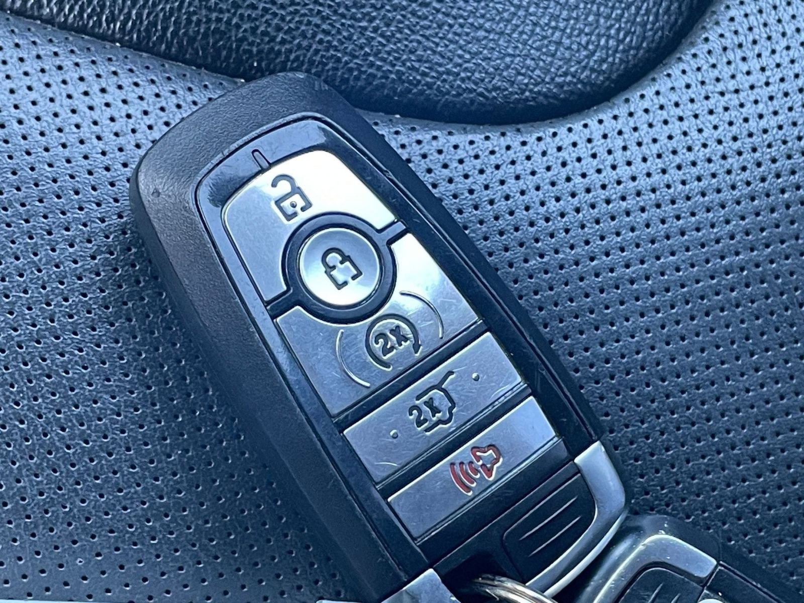 Thumbnail: 2022 Ford Edge - 28