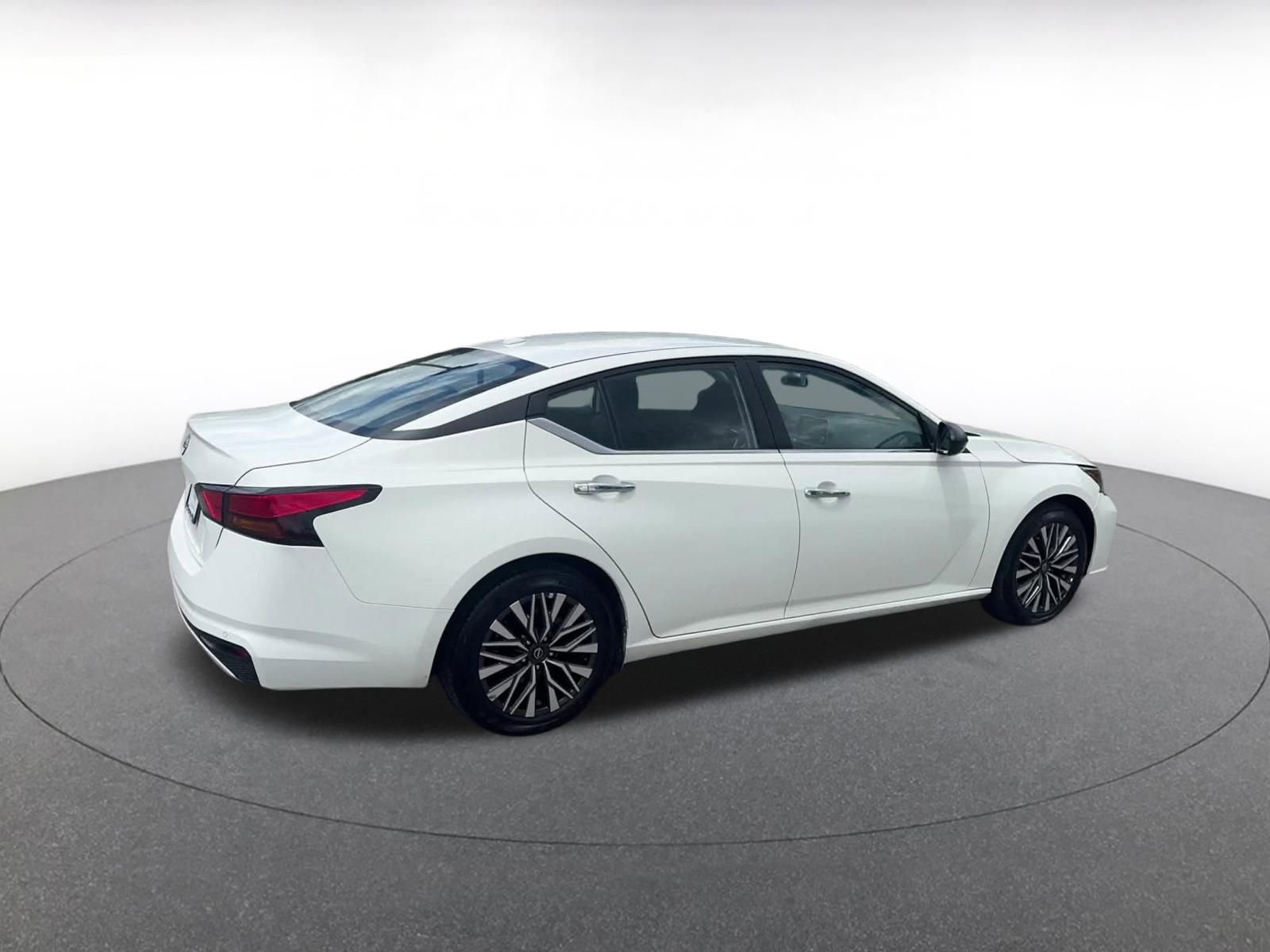 Thumbnail: 2025 Nissan Altima - 14