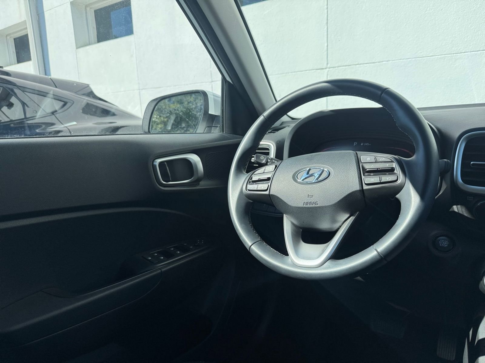 Thumbnail: 2025 Hyundai Venue - 32