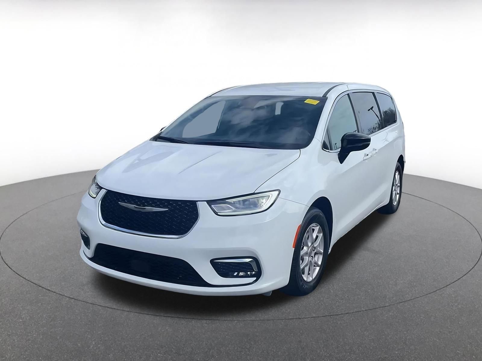 Thumbnail: 2025 Chrysler Pacifica - 4
