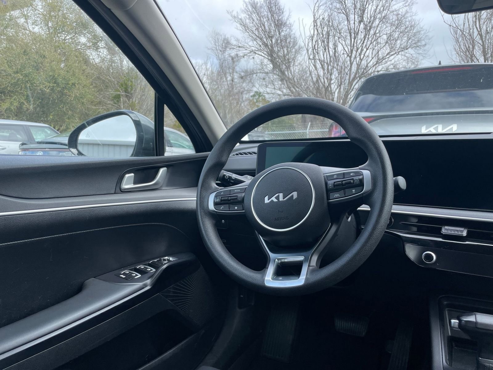 Thumbnail: 2025 Kia K5 - 33