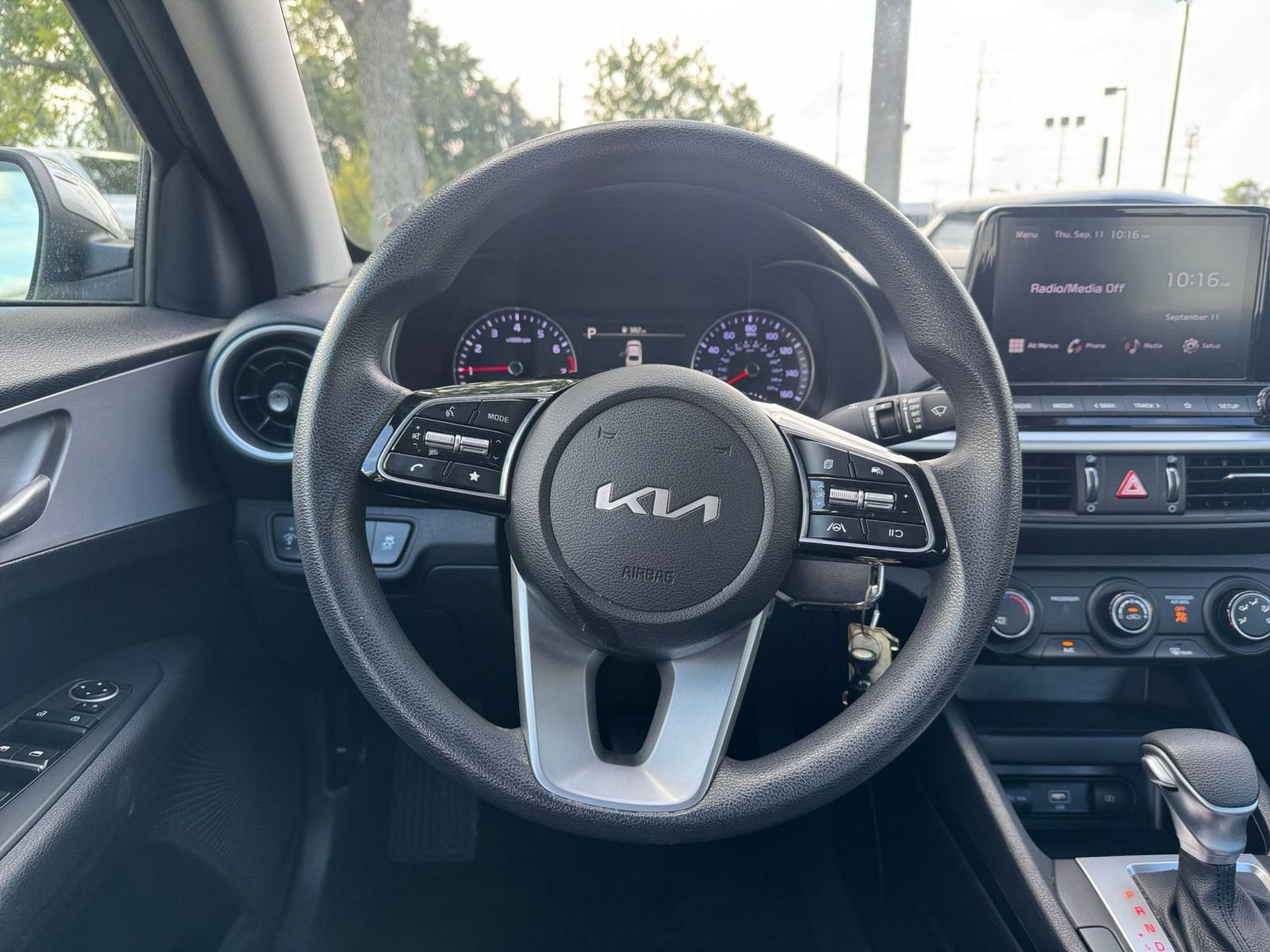 Thumbnail: 2024 Kia Forte - 25