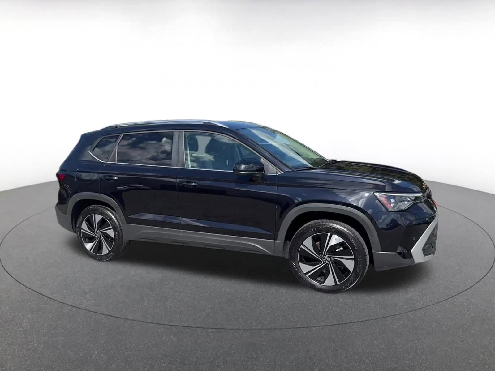 Thumbnail: 2025 Volkswagen Taos - 1