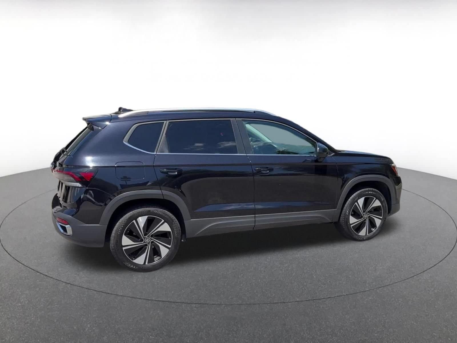 Thumbnail: 2025 Volkswagen Taos - 14