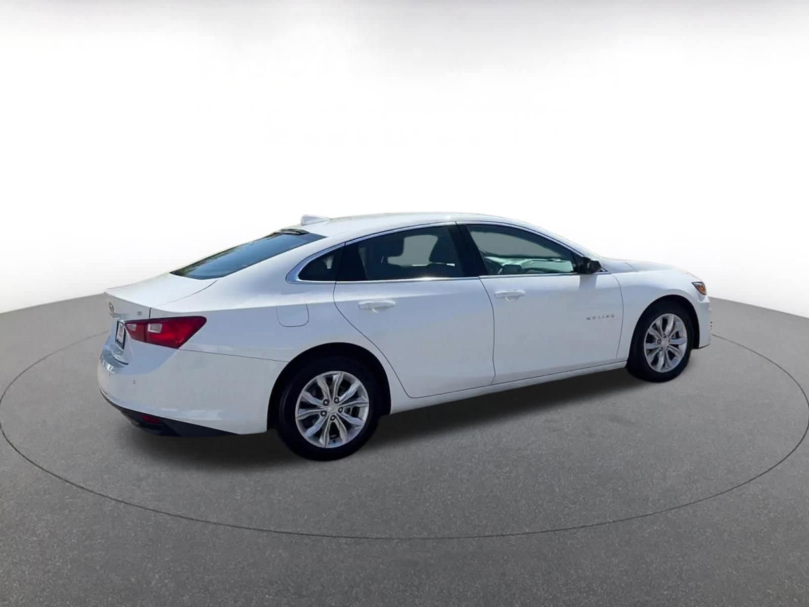 Thumbnail: 2024 Chevrolet Malibu - 14