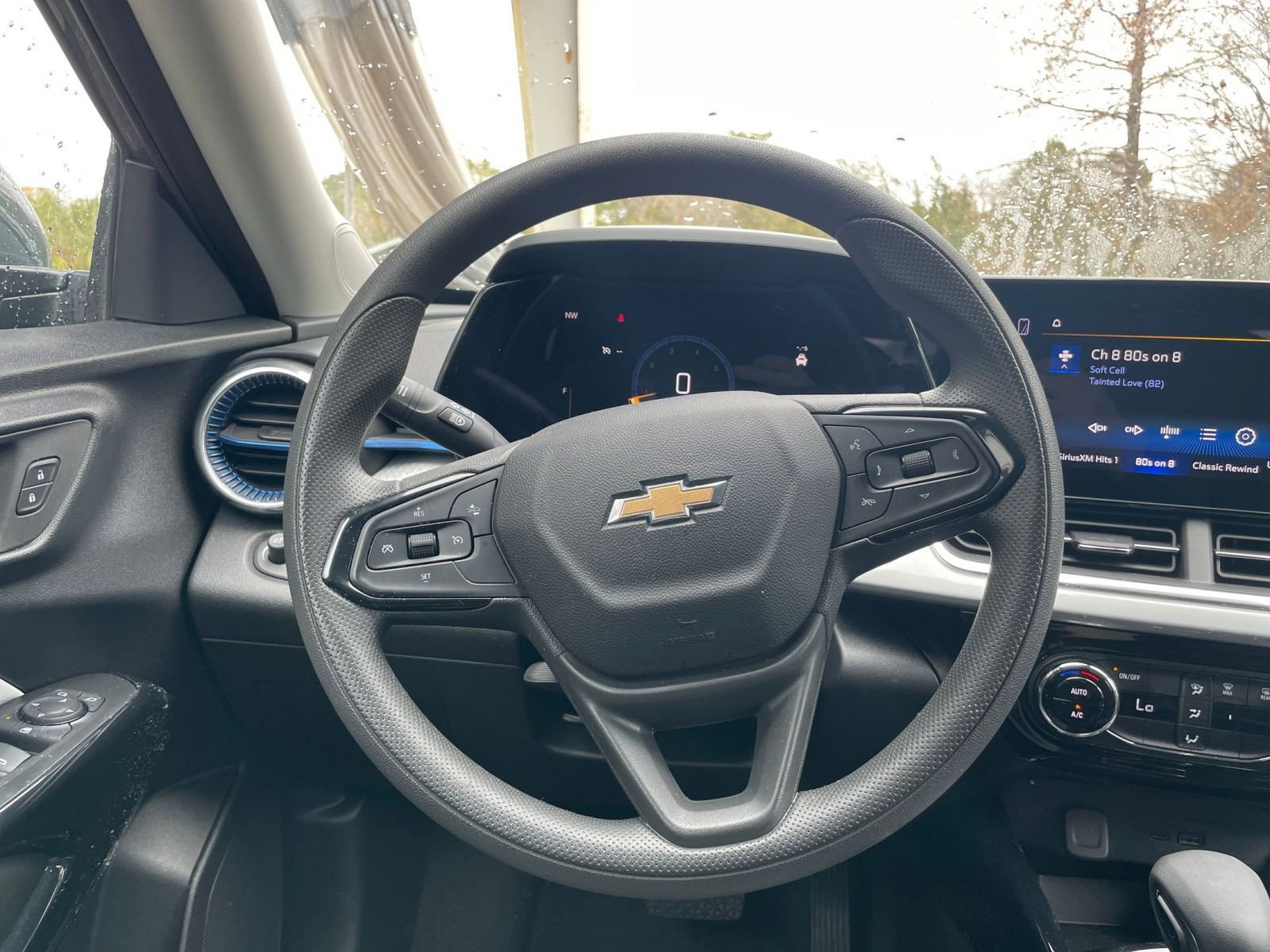 Thumbnail: 2025 Chevrolet Trax - 27