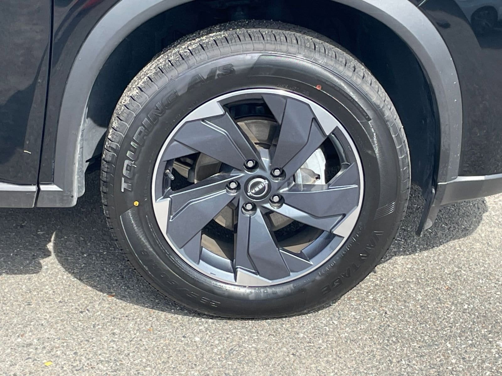 Thumbnail: 2025 Nissan Rogue - 32