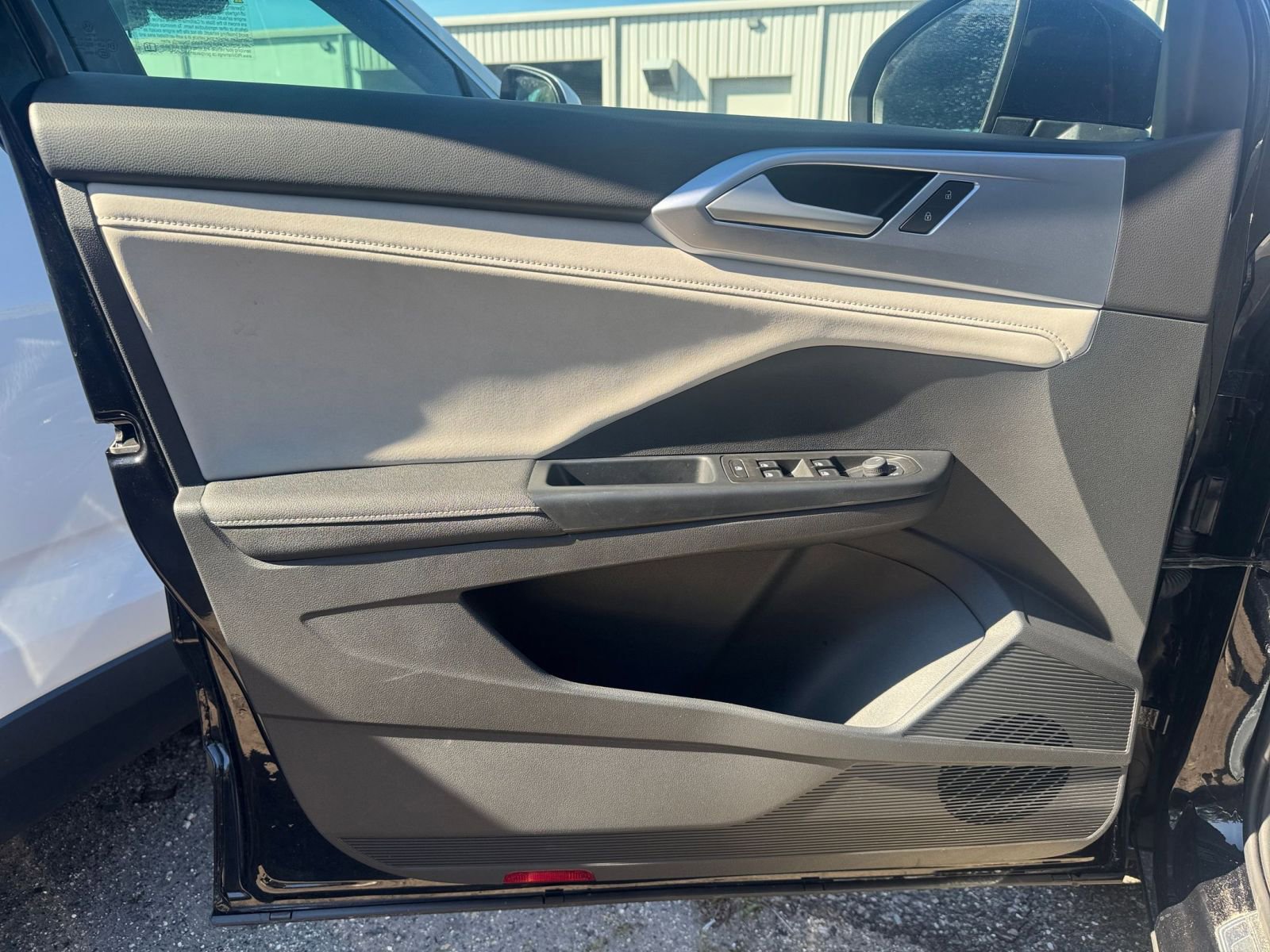 Thumbnail: 2025 Volkswagen Taos - 20