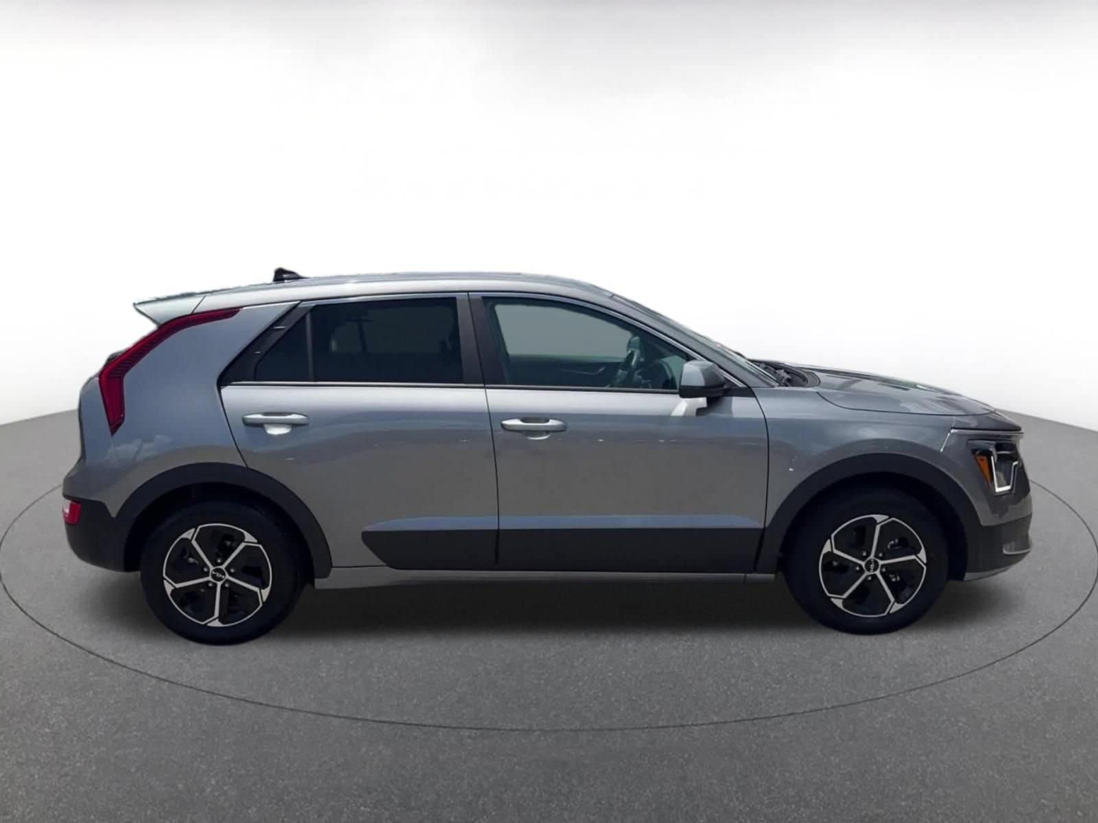 Thumbnail: 2026 Kia Niro - 16