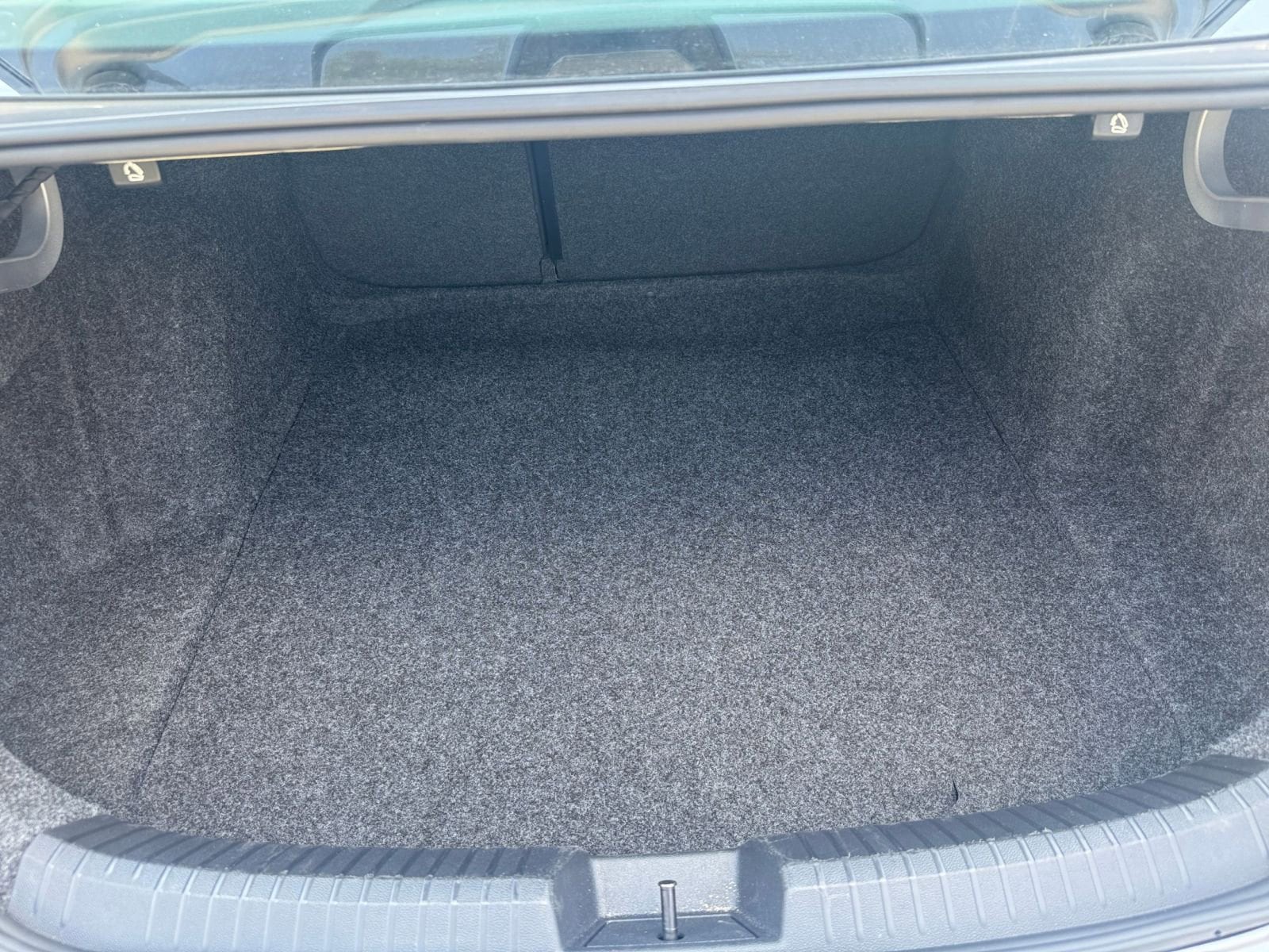 Thumbnail: 2025 Volkswagen Jetta - 30