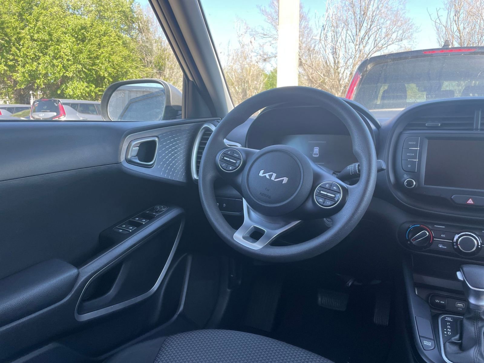 Thumbnail: 2025 Kia Soul - 32