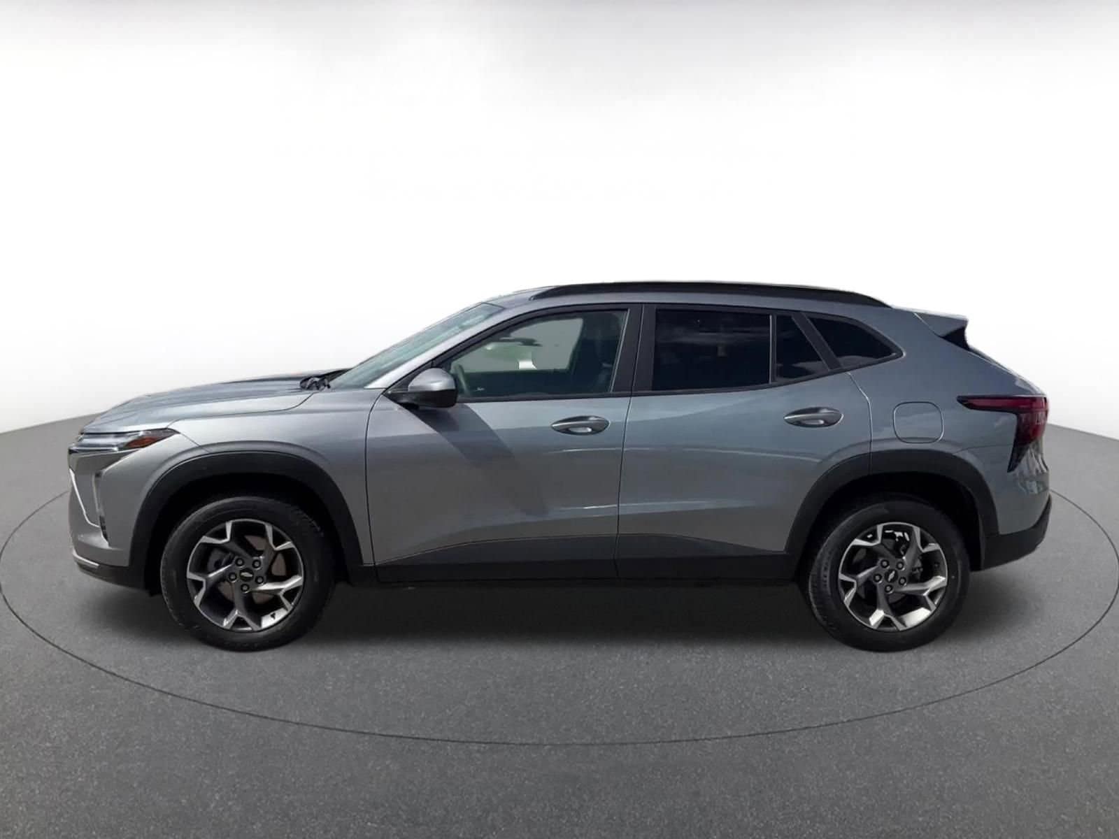 Thumbnail: 2025 Chevrolet Trax - 8