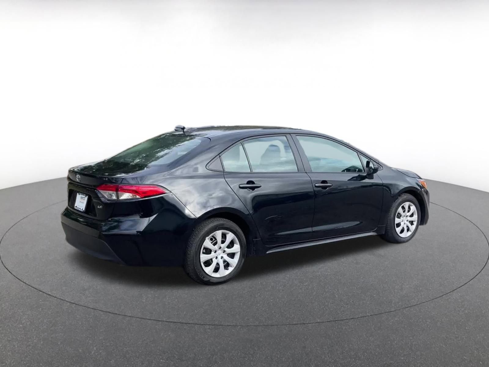 Thumbnail: 2025 Toyota Corolla - 12