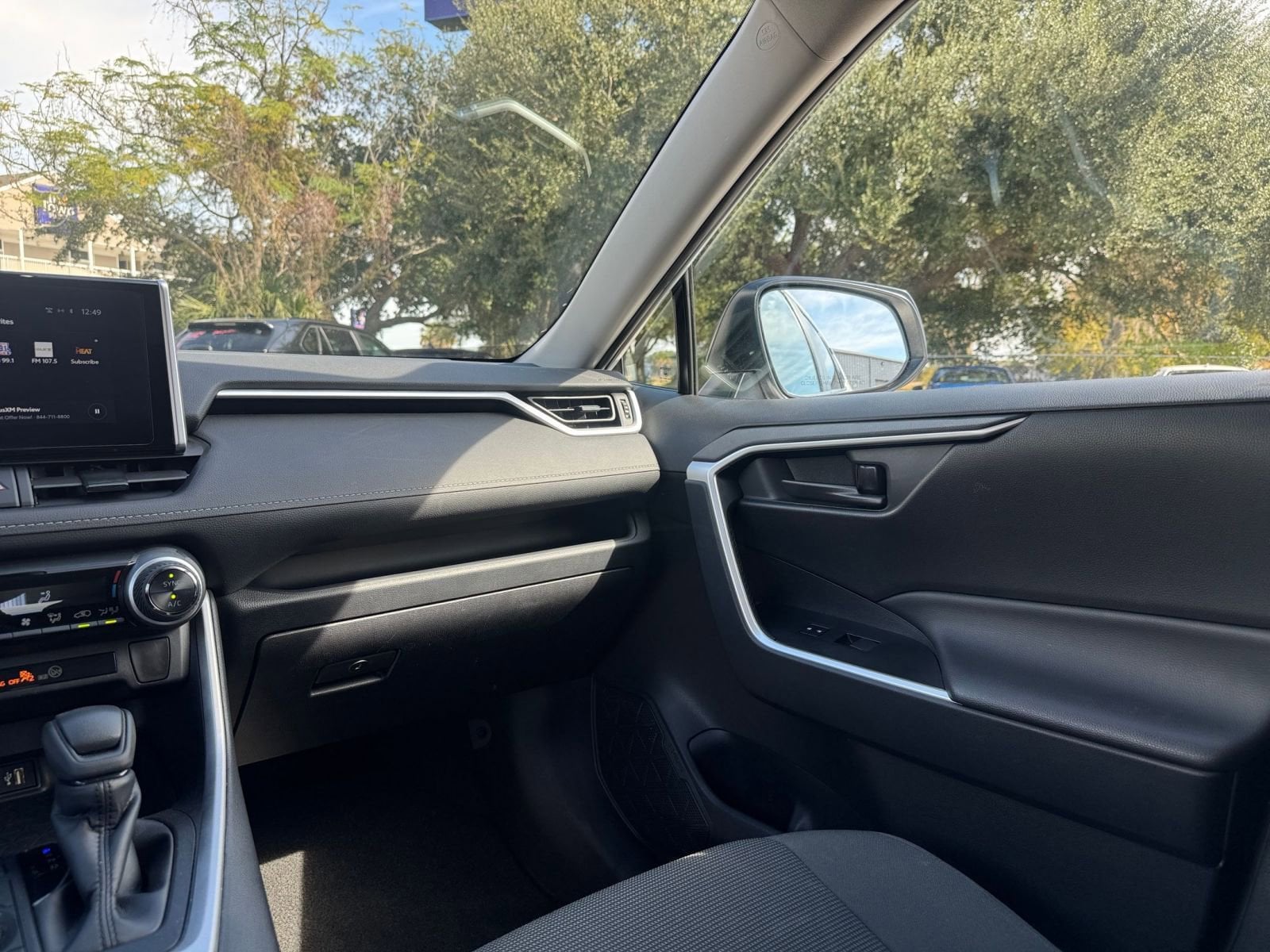 Thumbnail: 2025 Toyota RAV4 - 34