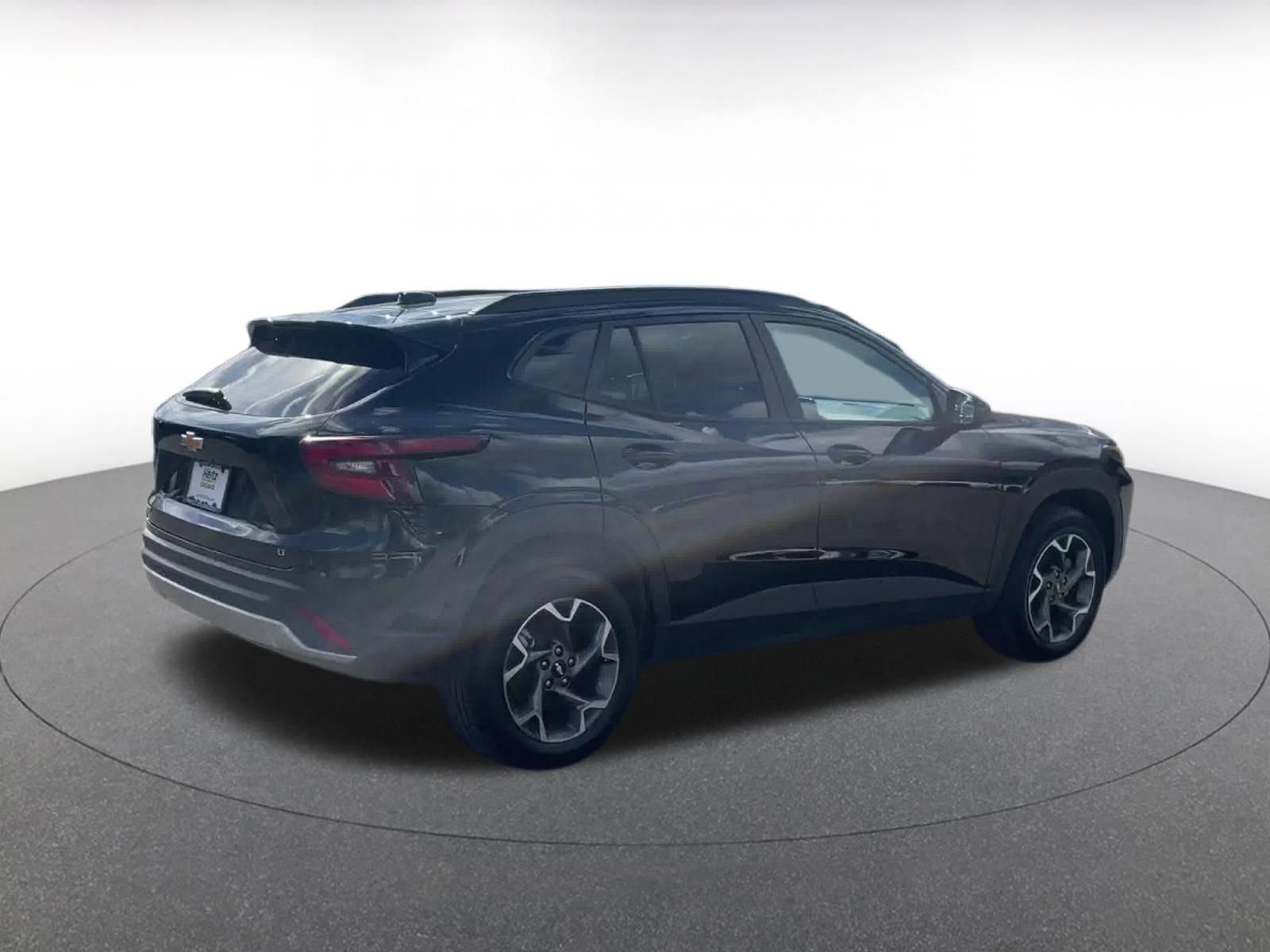 Thumbnail: 2025 Chevrolet Trax - 14