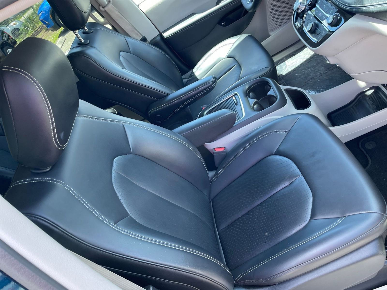 Thumbnail: 2023 Chrysler Pacifica - 29