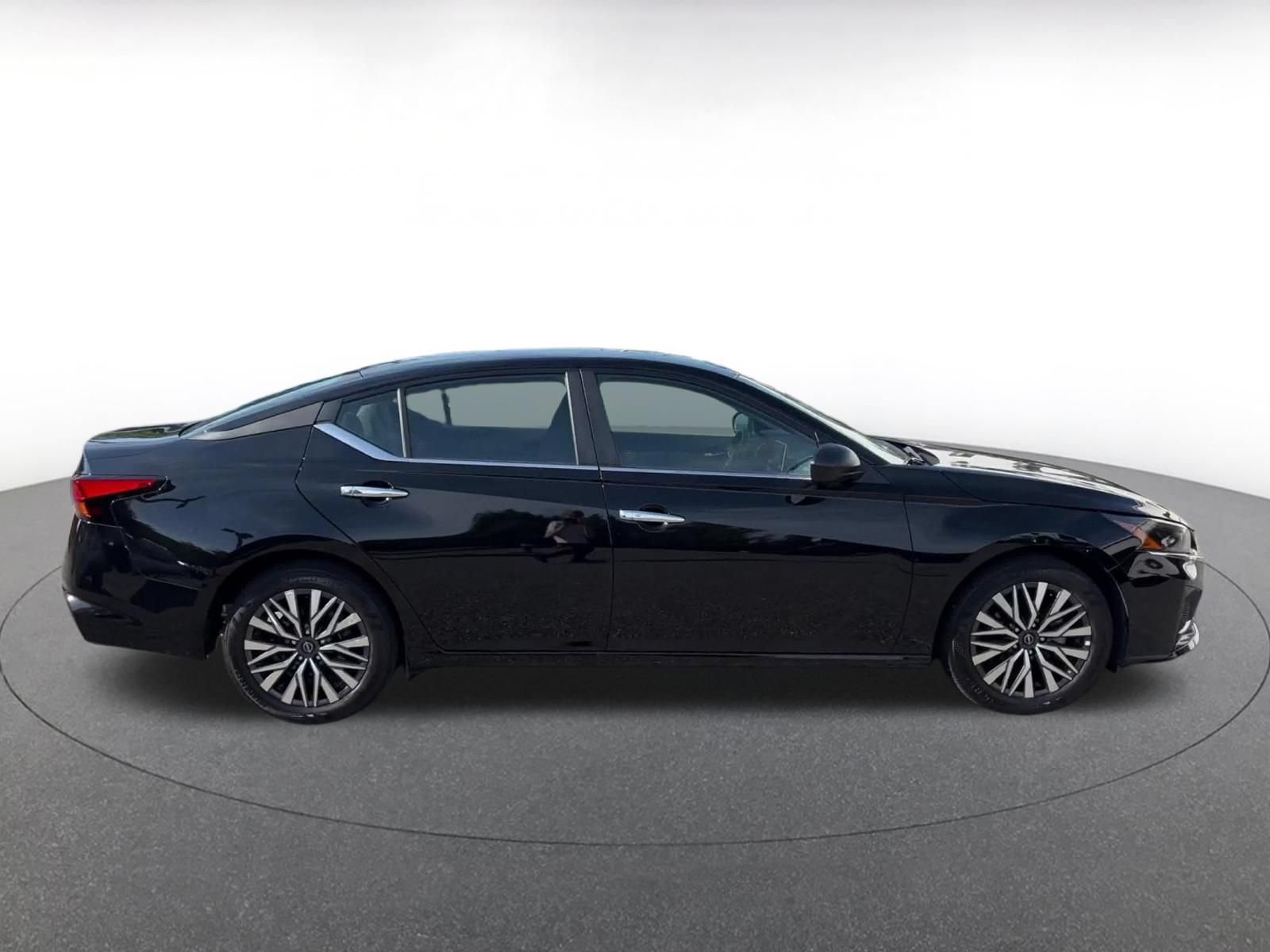 Thumbnail: 2025 Nissan Altima - 13