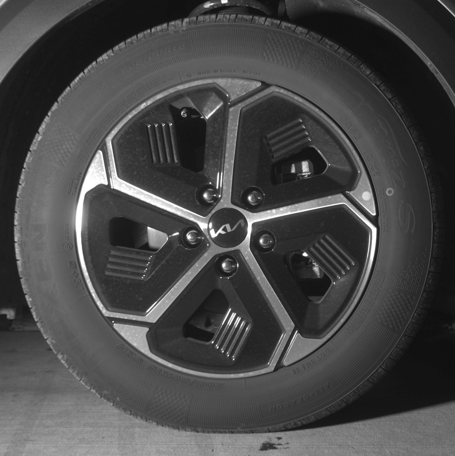 Thumbnail: 2026 Kia Niro - 16