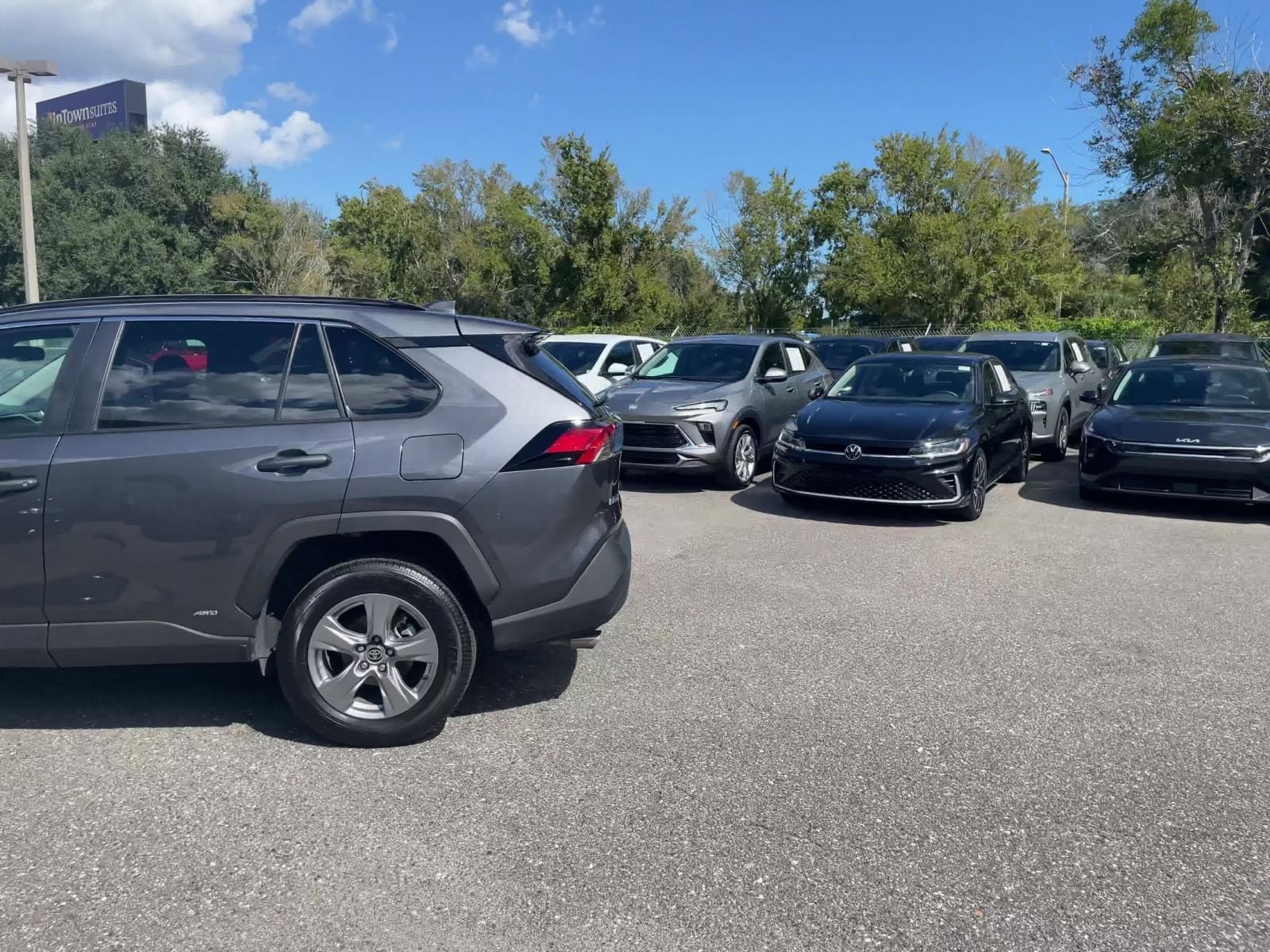 Thumbnail: 2025 Toyota RAV4 - 16