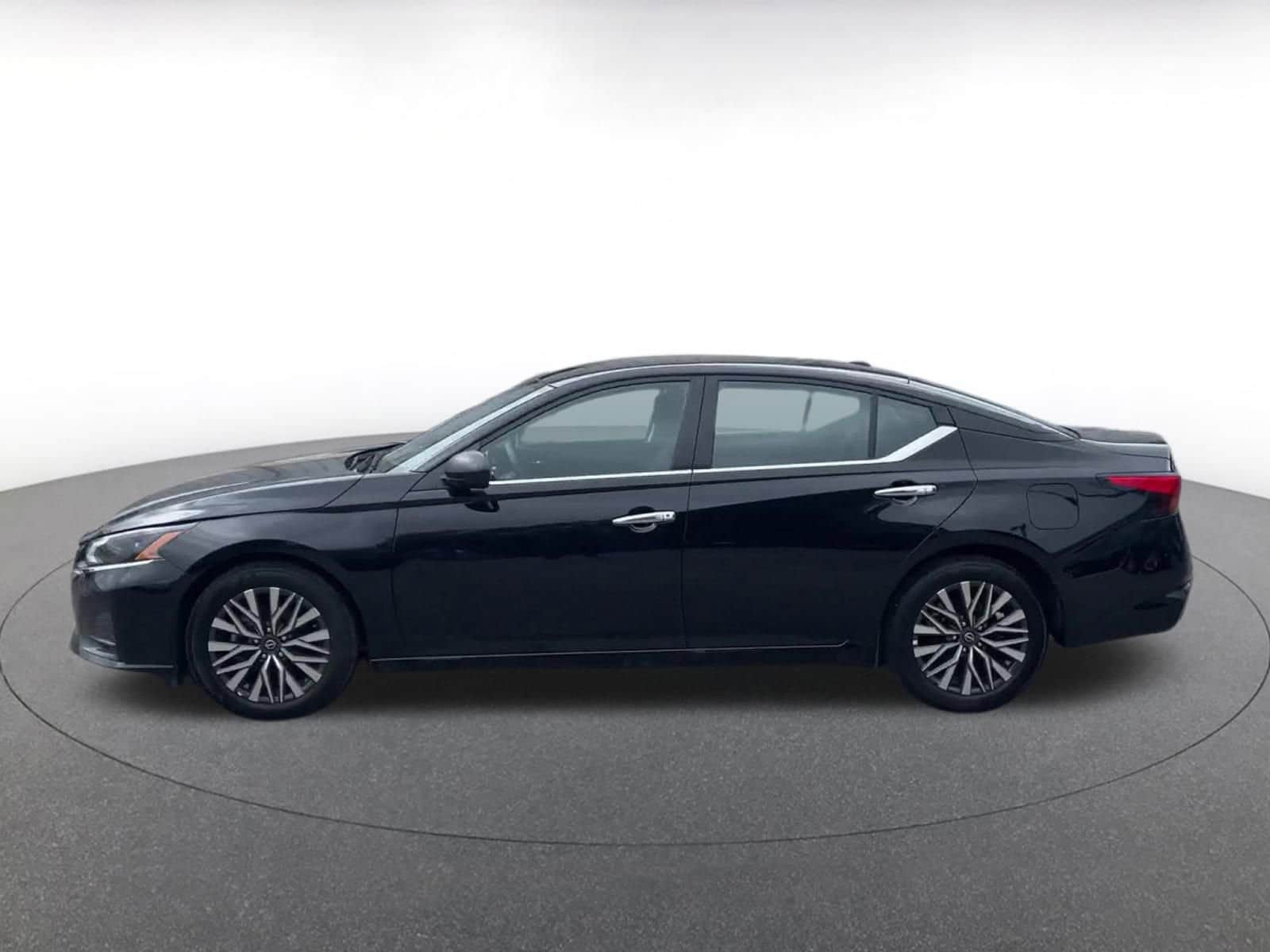 Thumbnail: 2025 Nissan Altima - 8