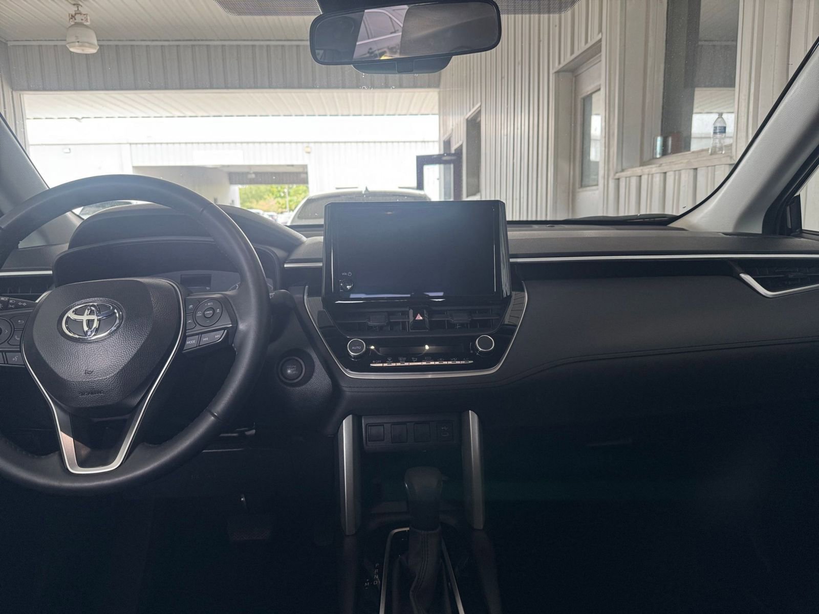 Thumbnail: 2025 Toyota Corolla Cross - 18