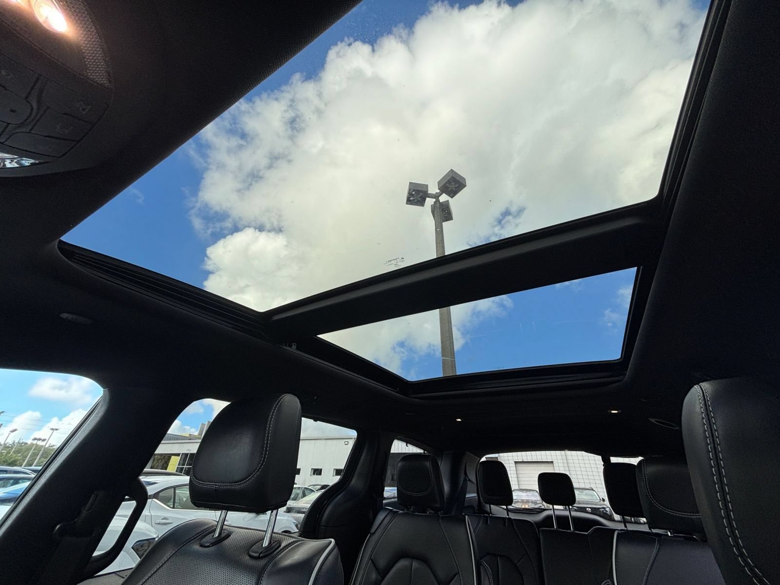 Thumbnail: 2025 Chrysler Pacifica - 27
