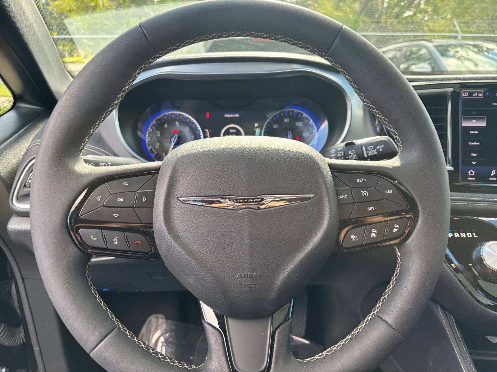 Thumbnail: 2025 Chrysler Pacifica - 26