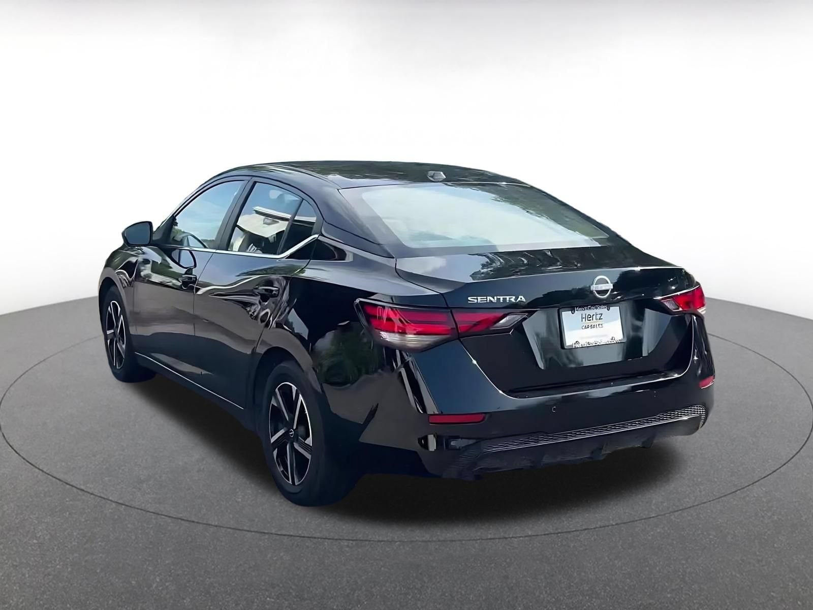 Thumbnail: 2025 Nissan Sentra - 10