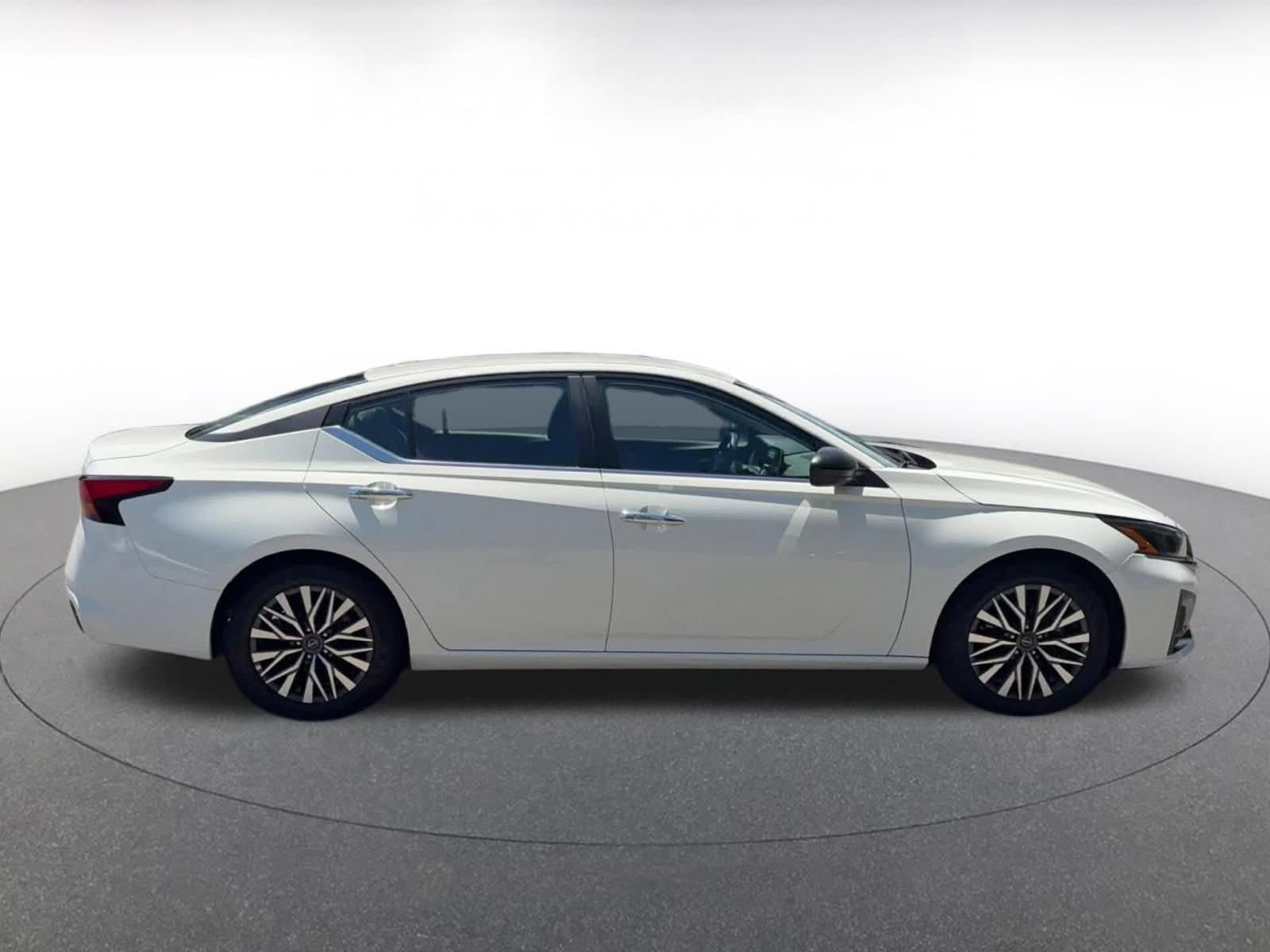Thumbnail: 2025 Nissan Altima - 16