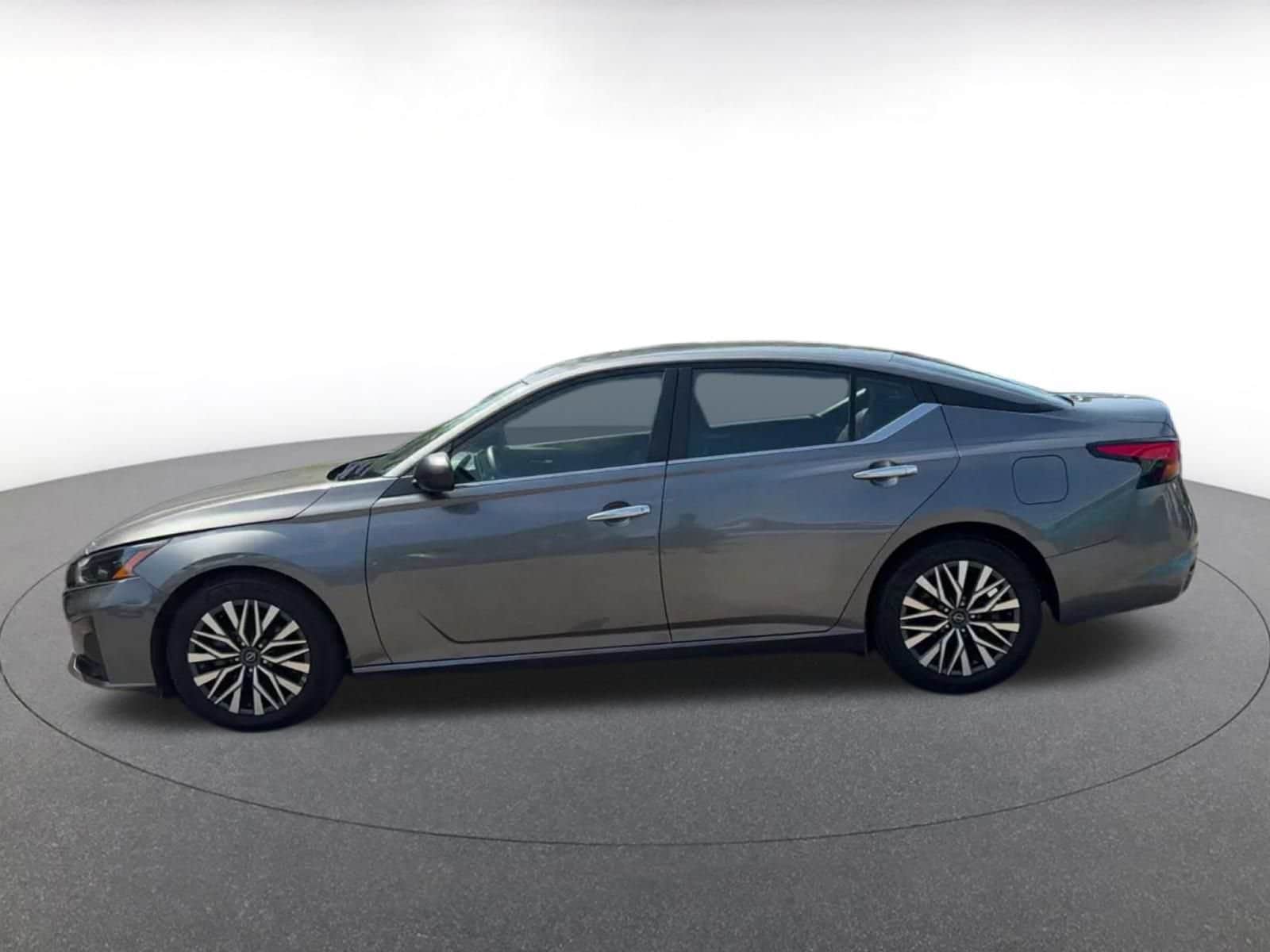 Thumbnail: 2025 Nissan Altima - 8