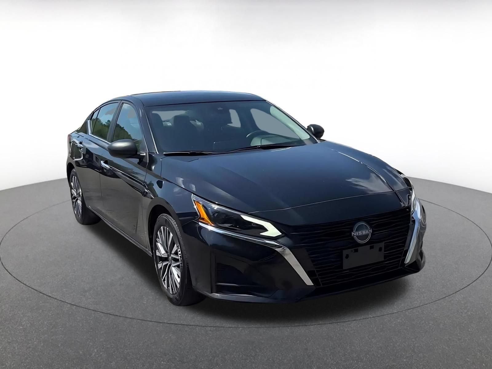 Thumbnail: 2025 Nissan Altima - 2