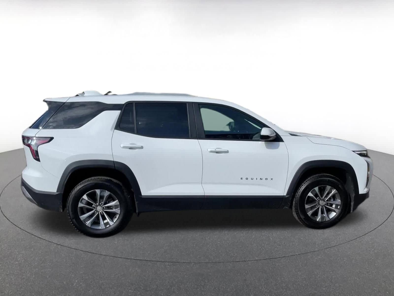 Thumbnail: 2025 Chevrolet Equinox - 16