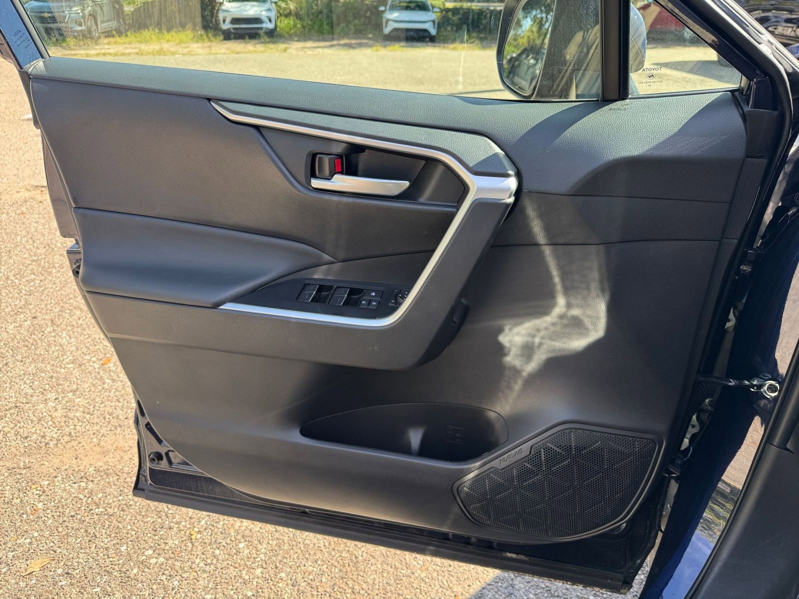 Thumbnail: 2025 Toyota RAV4 - 20