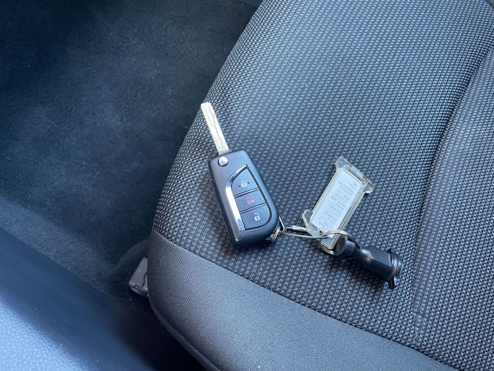 Thumbnail: 2025 Toyota RAV4 - 22