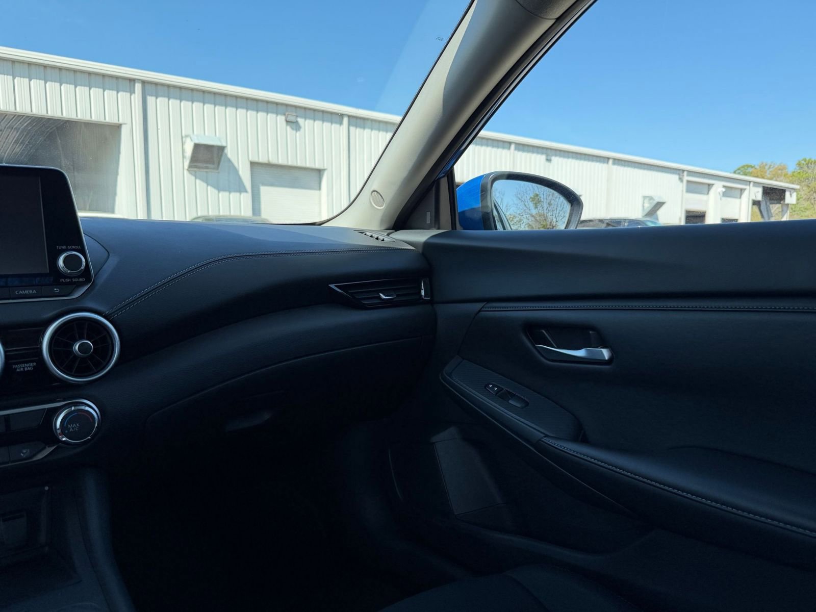 Thumbnail: 2025 Nissan Sentra - 33