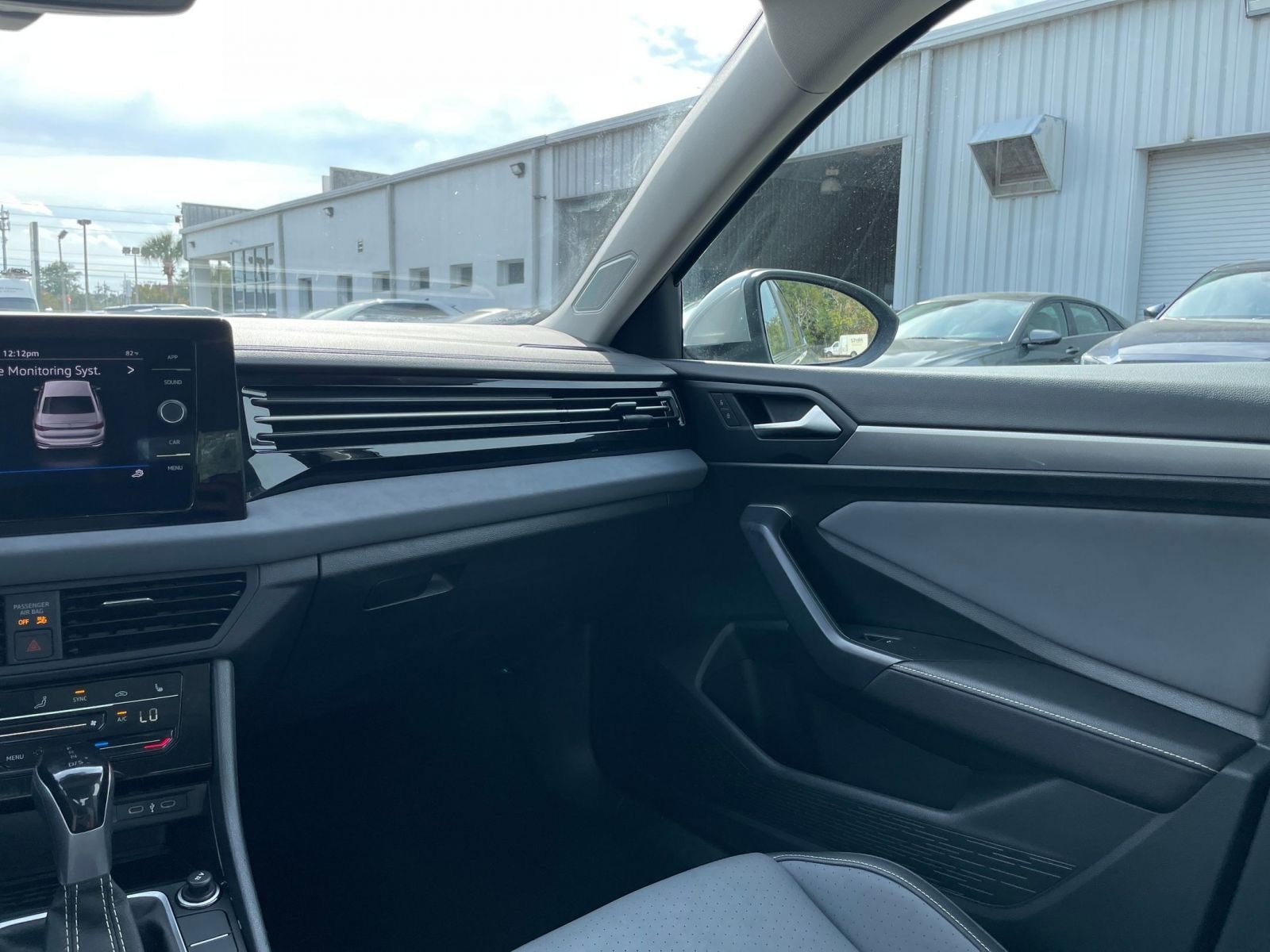 Thumbnail: 2025 Volkswagen Jetta - 33