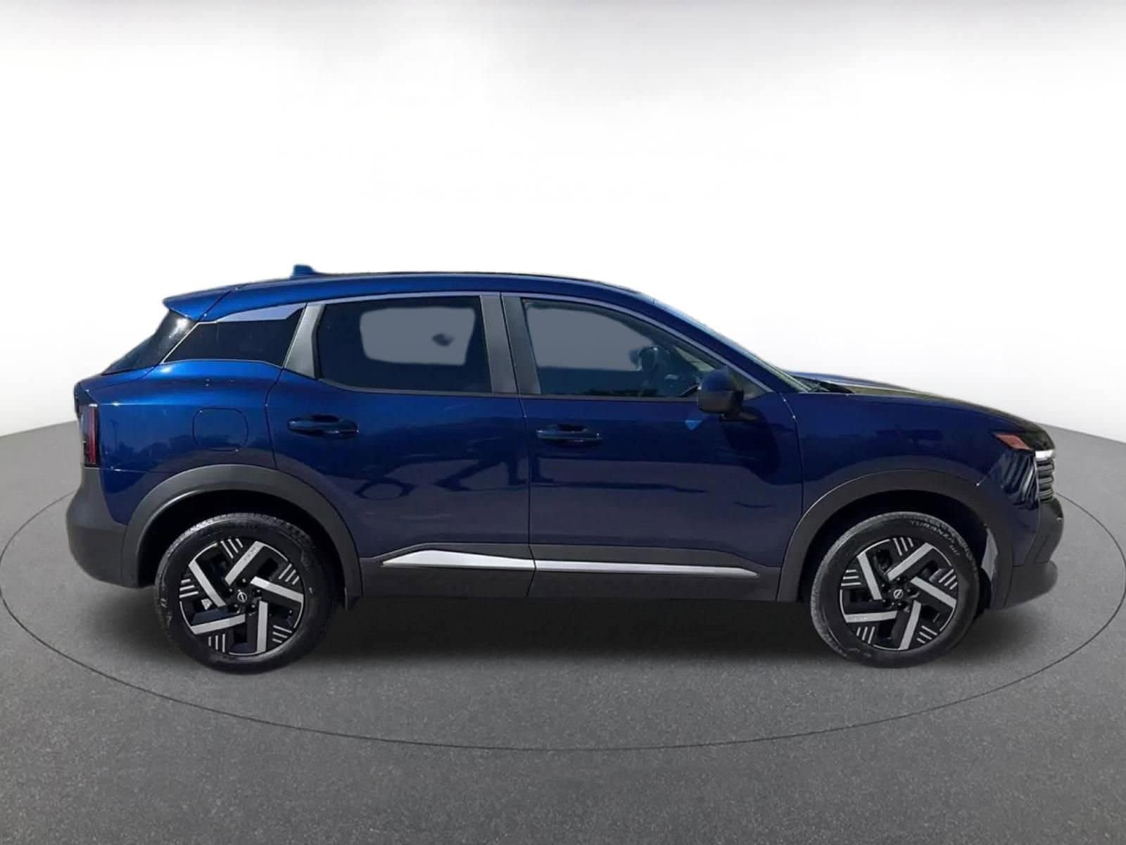 Thumbnail: 2025 Nissan Kicks - 16