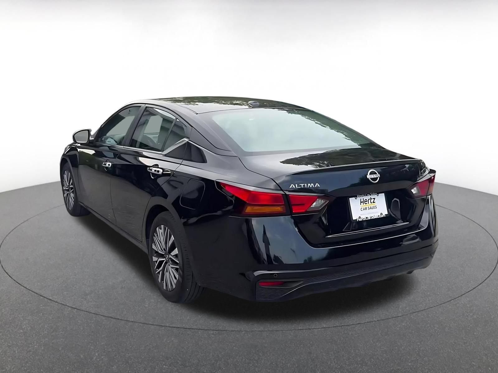 Thumbnail: 2025 Nissan Altima - 8