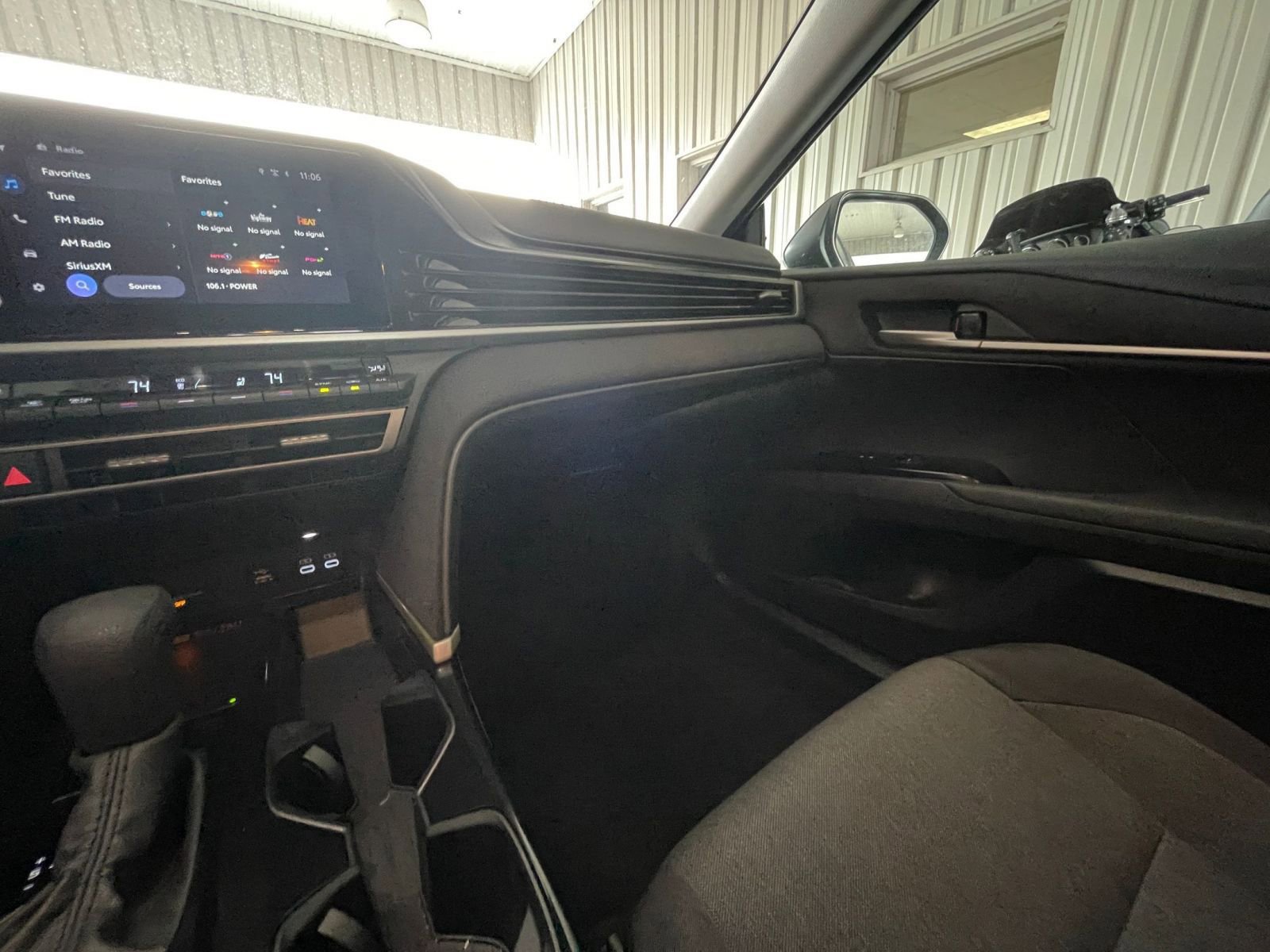 Thumbnail: 2025 Toyota Camry - 33