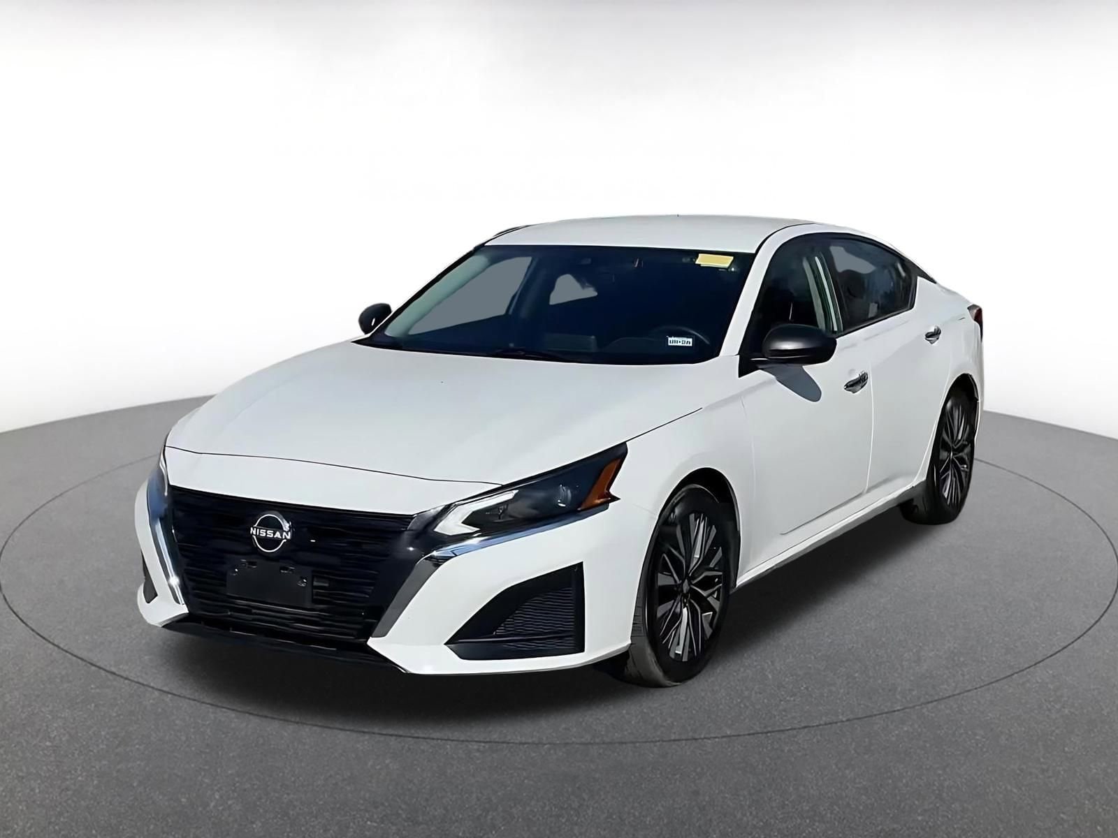 Thumbnail: 2025 Nissan Altima - 4