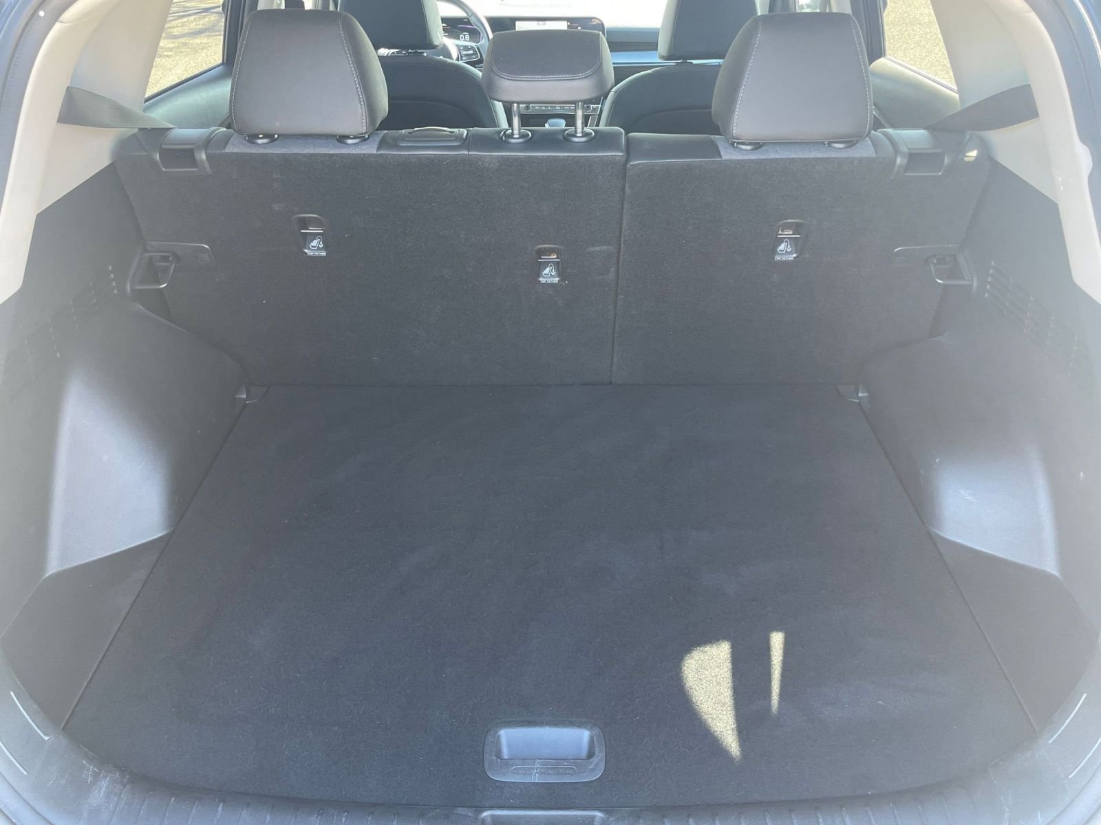 Thumbnail: 2025 Kia Seltos - 32