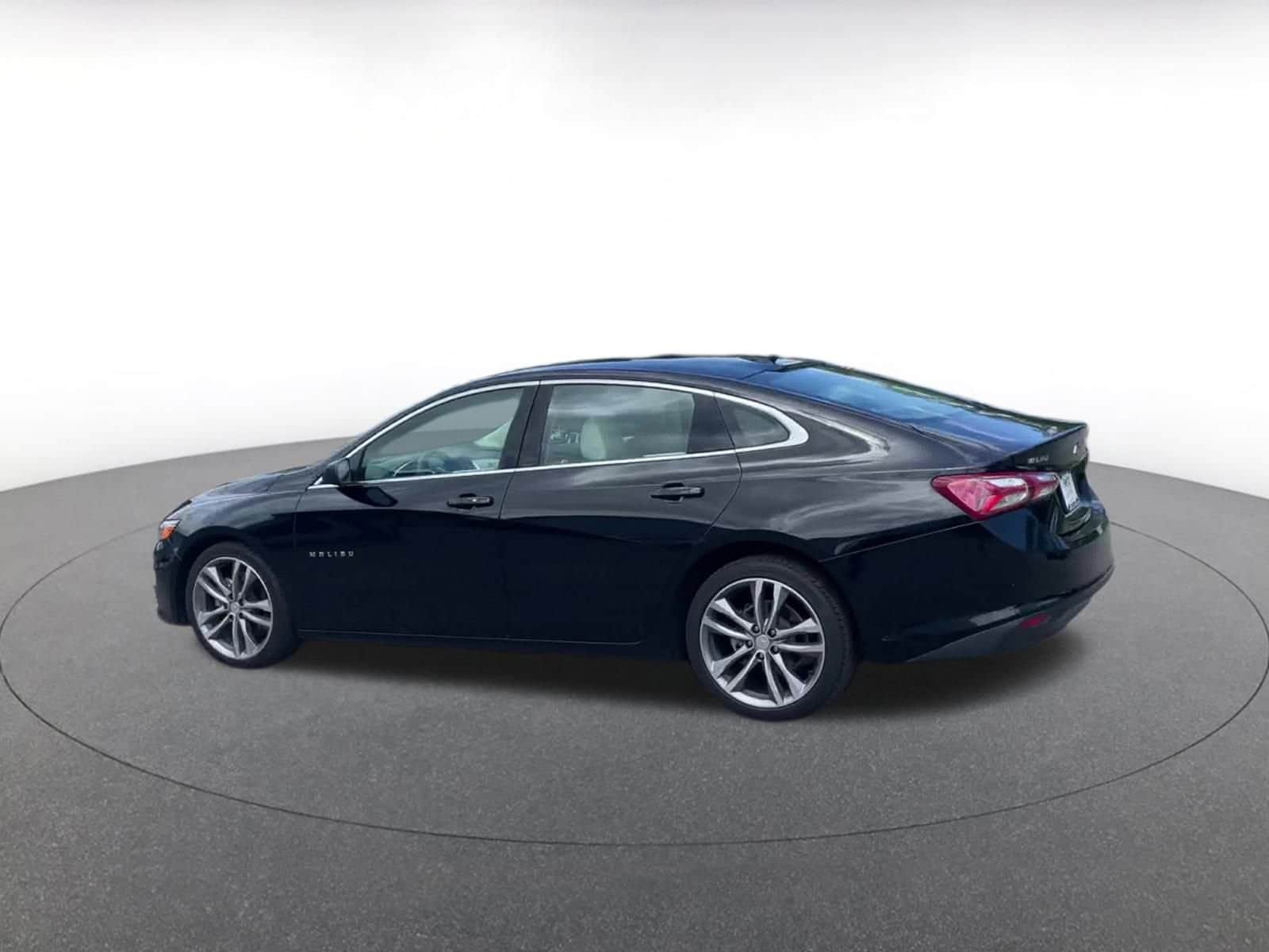 Thumbnail: 2024 Chevrolet Malibu - 10