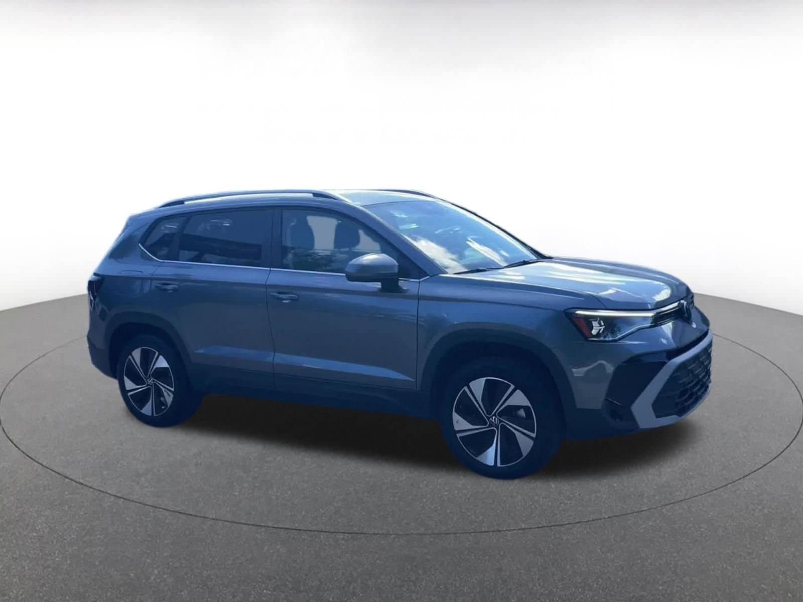 Thumbnail: 2025 Volkswagen Taos - 1