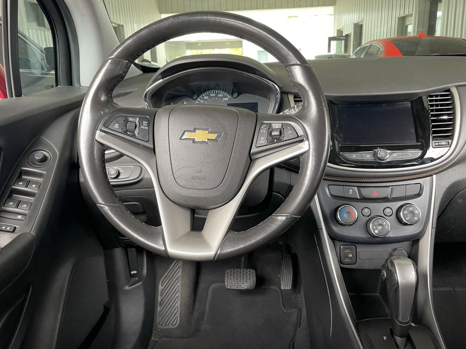 Thumbnail: 2020 Chevrolet Trax - 32